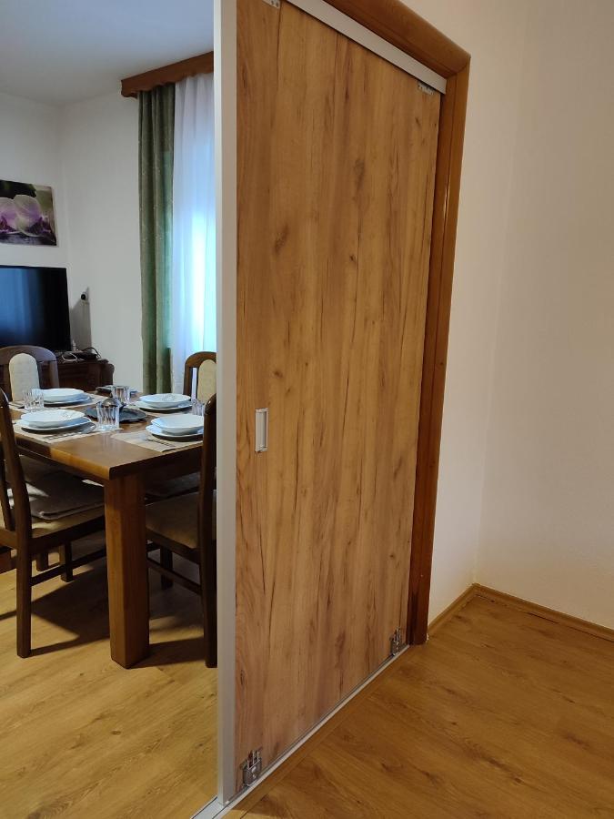 Apartman Adna Kulen Vakuf Exterior photo