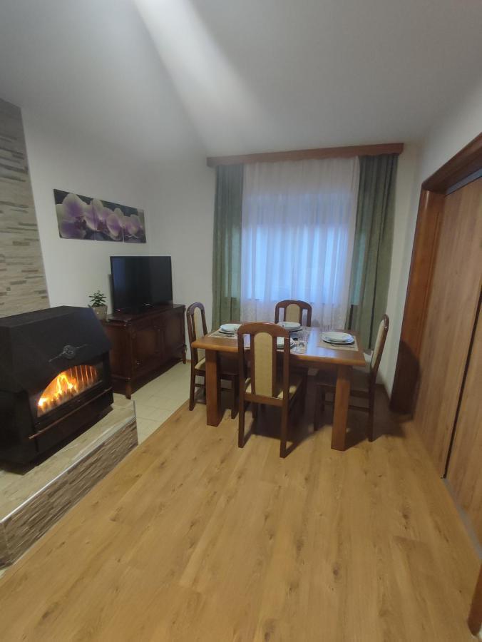 Apartman Adna Kulen Vakuf Exterior photo