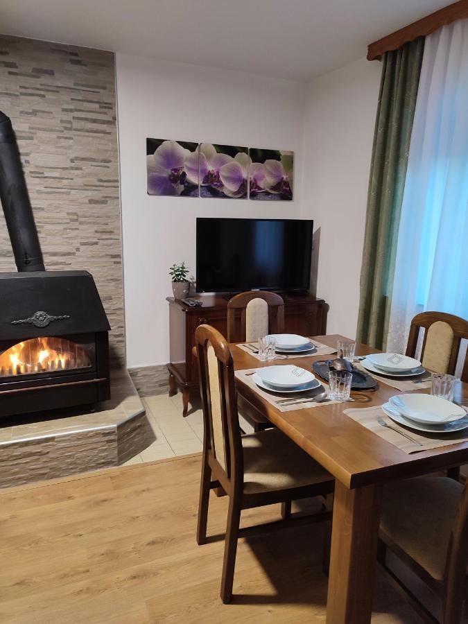 Apartman Adna Kulen Vakuf Exterior photo