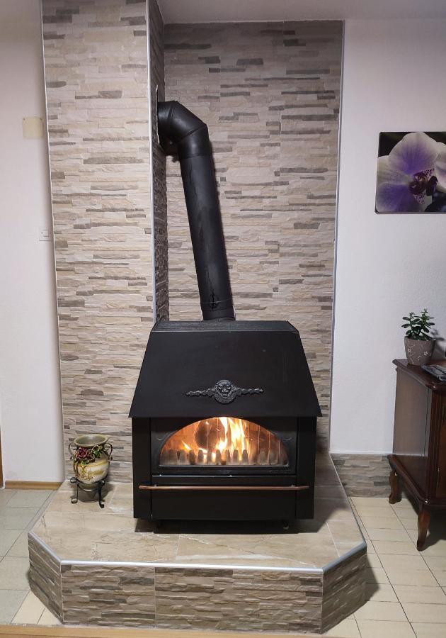 Apartman Adna Kulen Vakuf Exterior photo