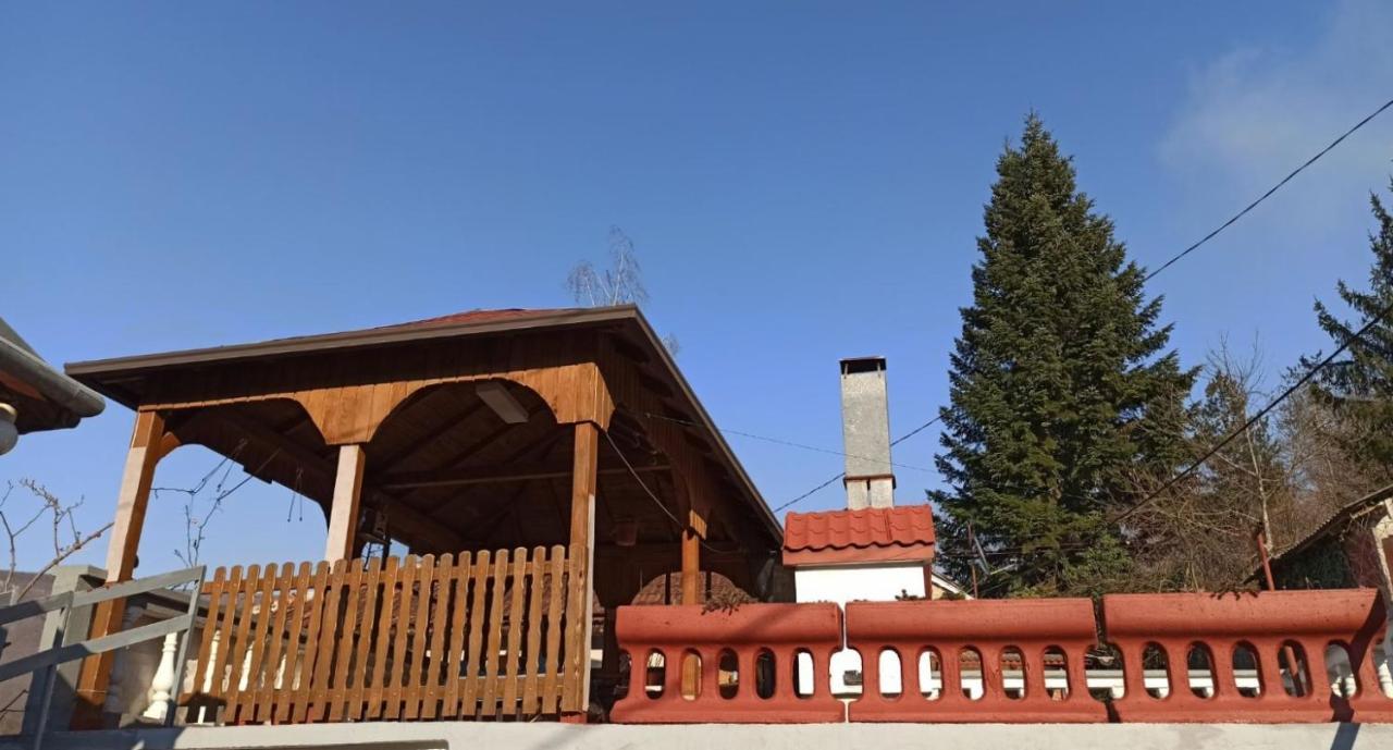 Apartman Adna Kulen Vakuf Exterior photo