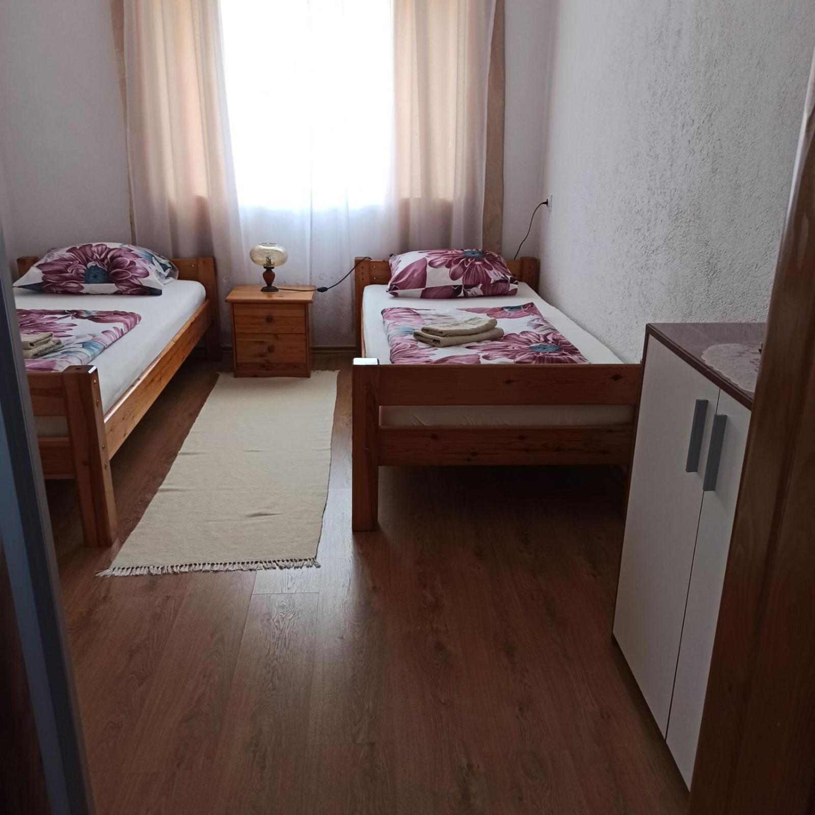 Apartman Adna Kulen Vakuf Exterior photo