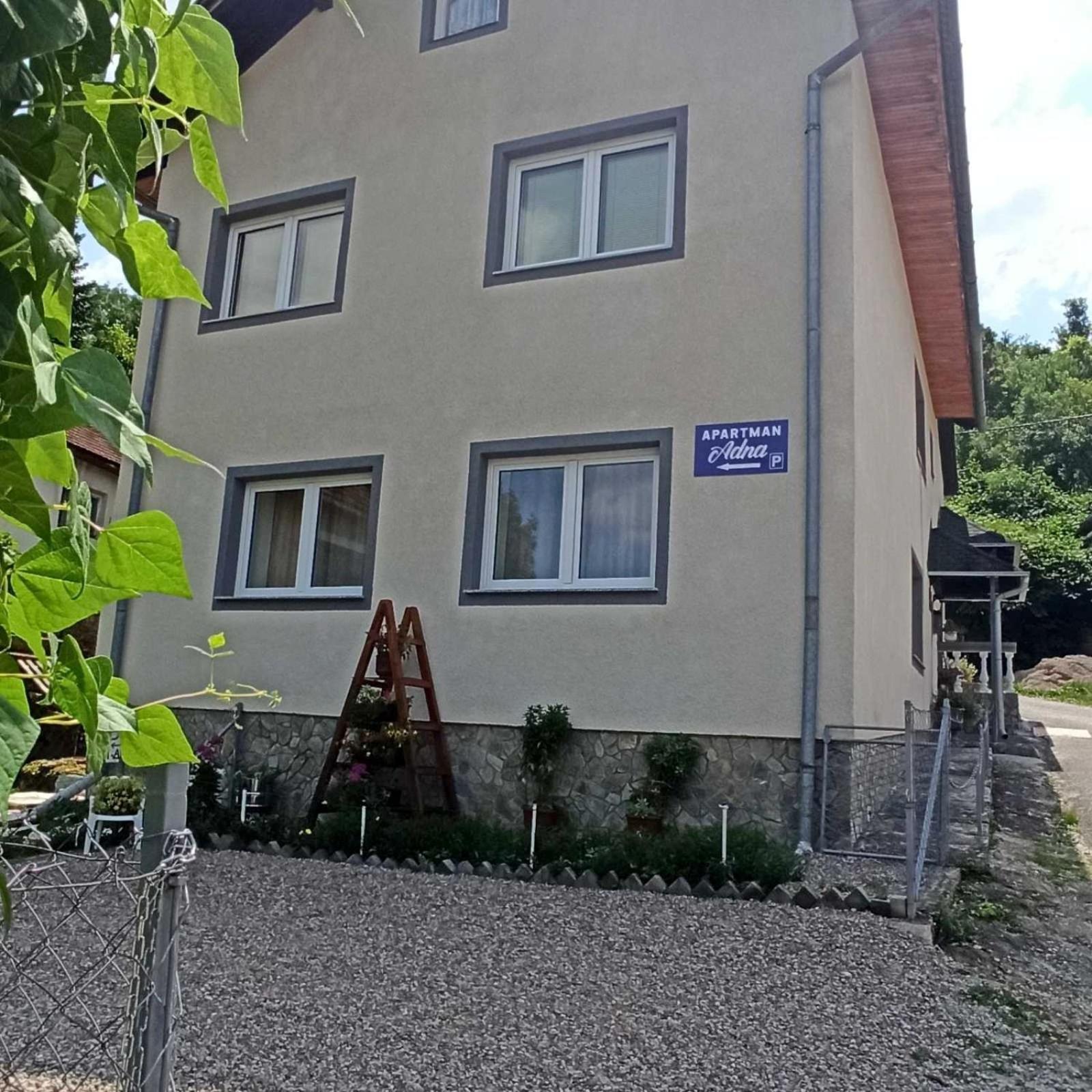 Apartman Adna Kulen Vakuf Exterior photo